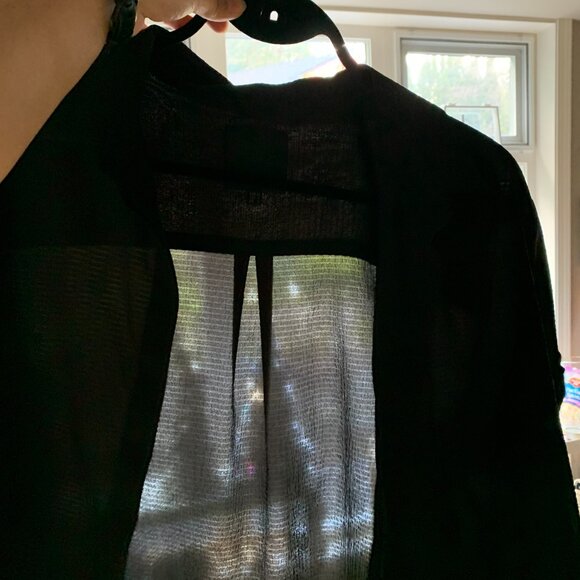 crinkle fabric short sleeve button up blouse - Picture 3 of 11